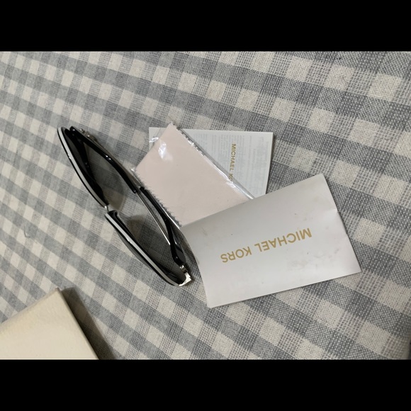 Michael Kors Glasses - Picture 5 of 5